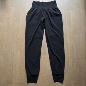 Athleta salutation Jogger